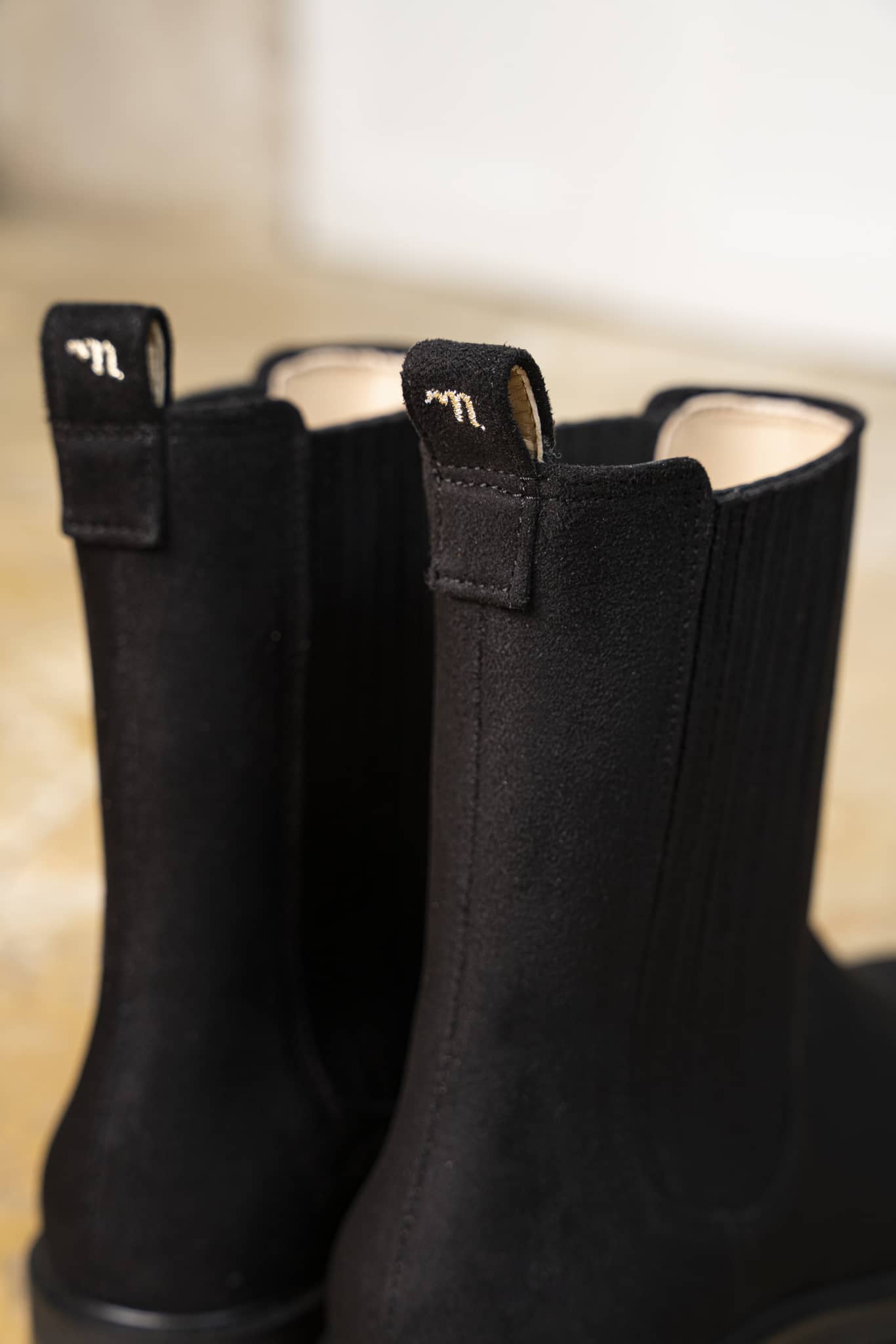 Bottines plates noires vegan style chelsea boots pour femme Mystique Minuit sur Terre