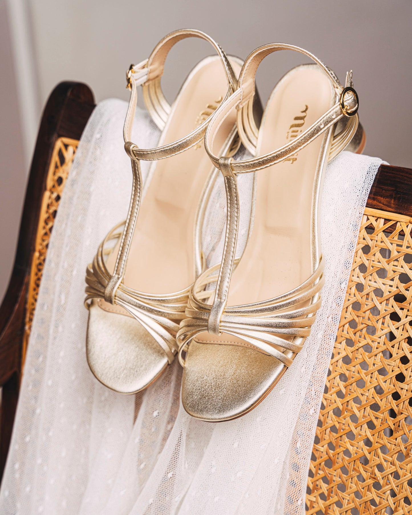 Sandales talons dorés femme