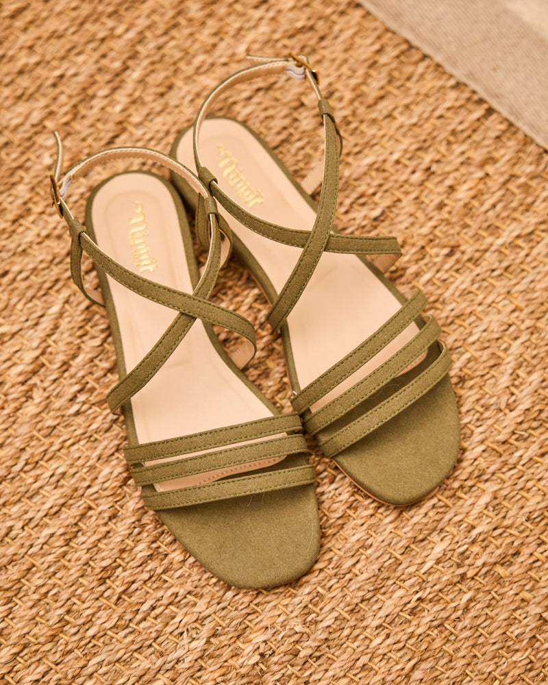 Sandales plates femme vegan recyclées Minuit sur Terre