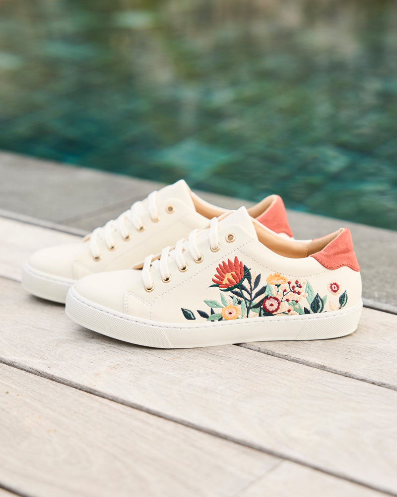 Baskets brodées fleuries vegan recyclées Minuit sur Terre