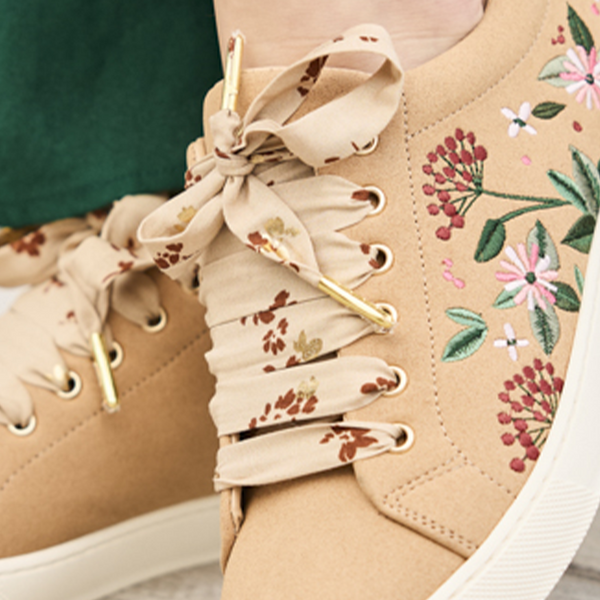 Lacets Beige Plumetis dorés