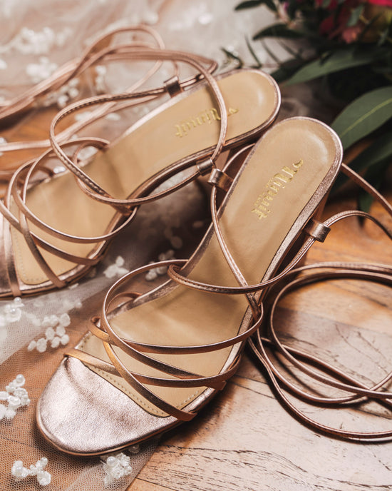 Sandales à talons avec laçage autour de la cheville rose gold pour femme et mariage, vegan écologiques et recyclées, par Minuit sur Terre