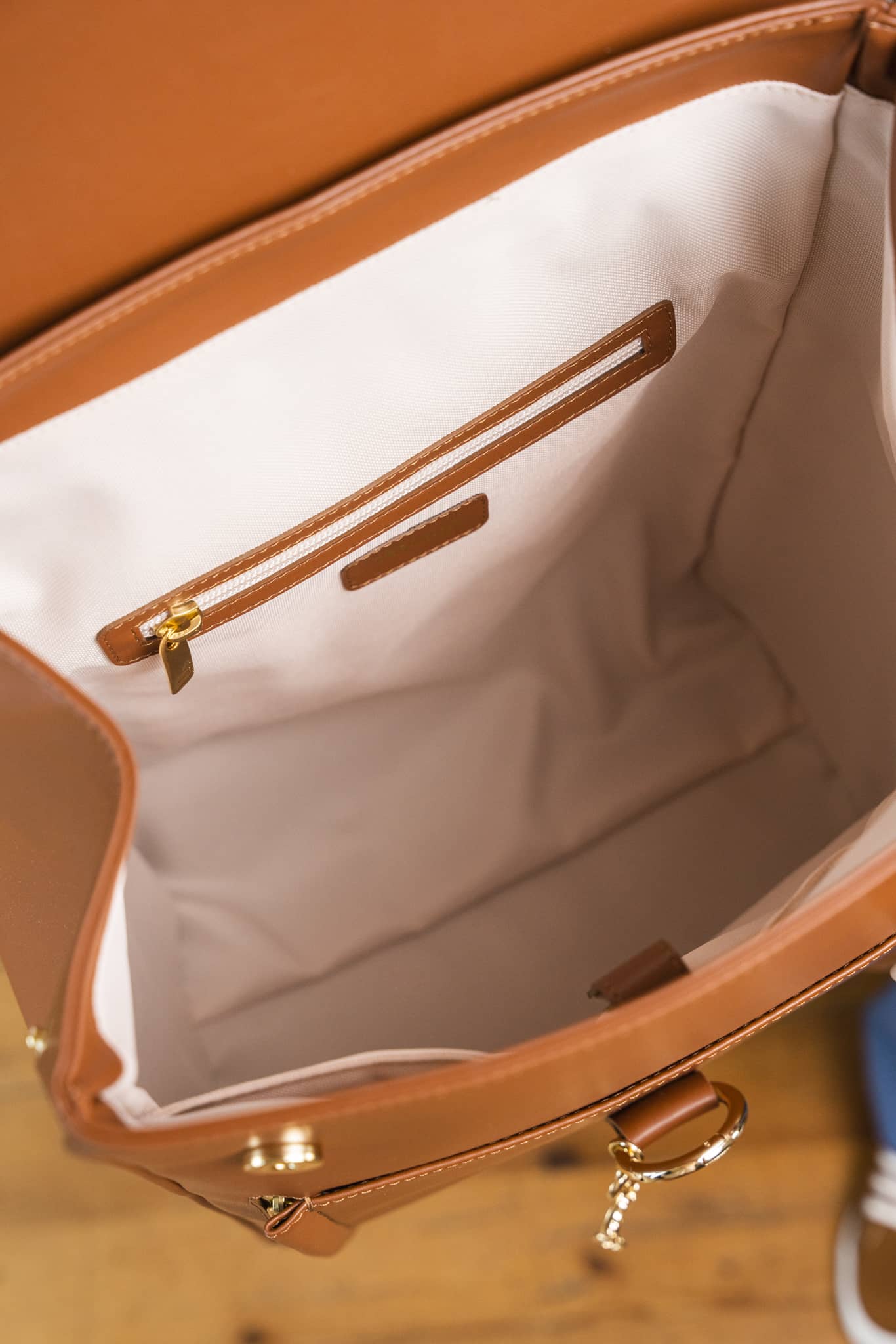 Intérieur sac à dos vegan écoresponsable Falabella Minuit sur Terre