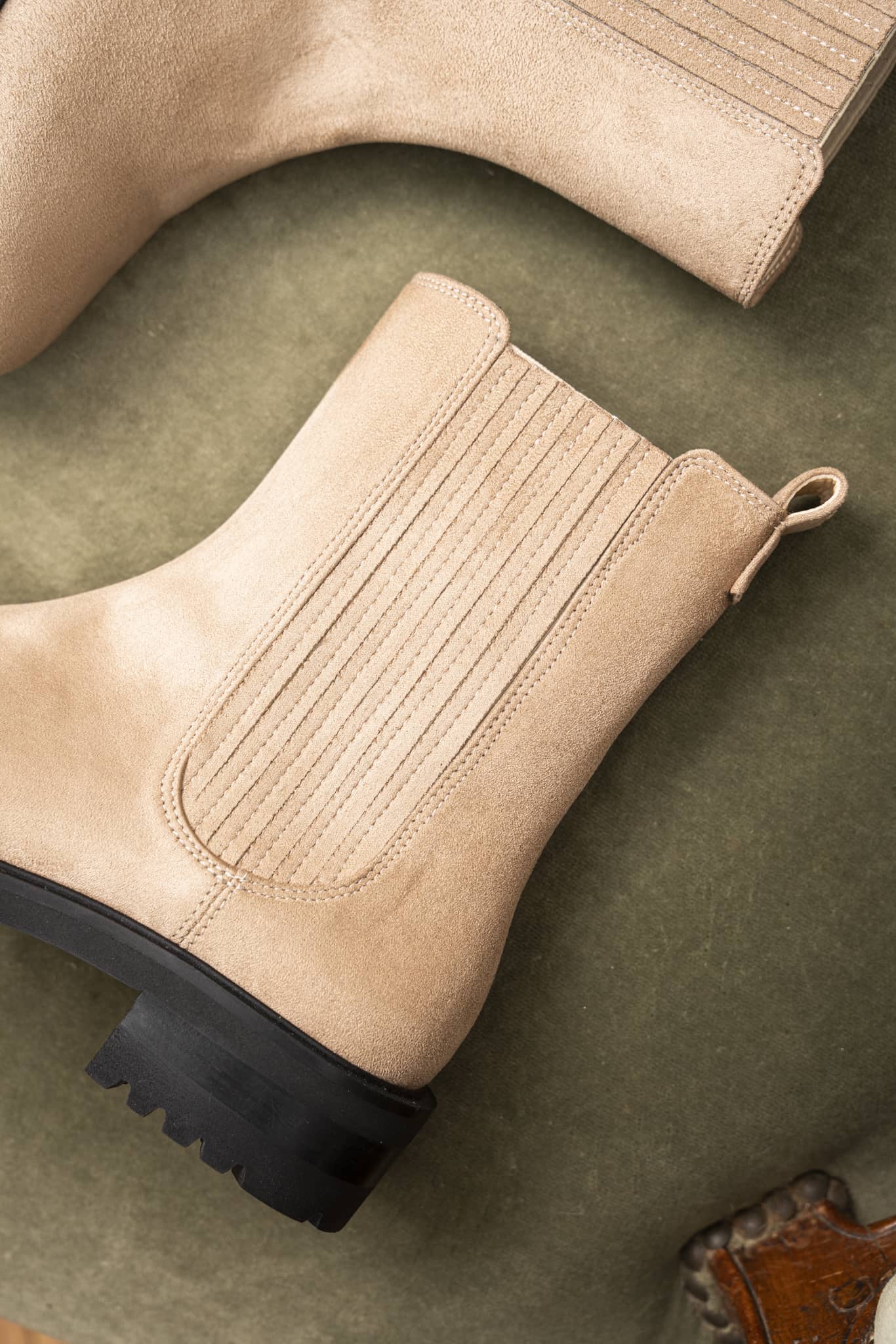 Bottines plates sans cuir beige style chelsea boots femme recyclées Mystique Minuit sur Terre
