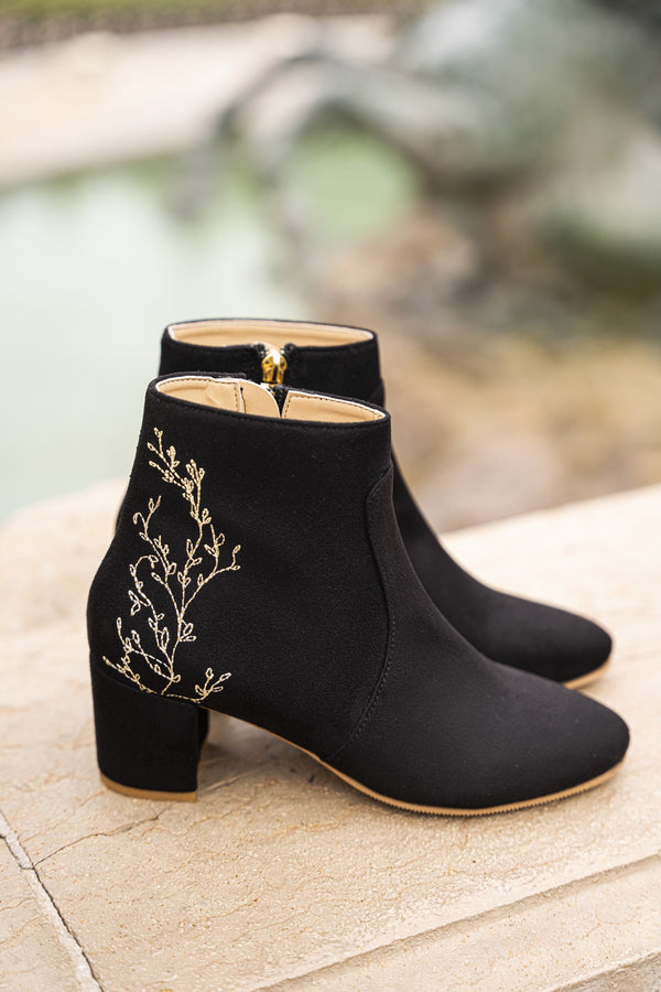 Bottines à talons vegan noires brodées écoresponsables recyclées Primerose Minuit sur Terre