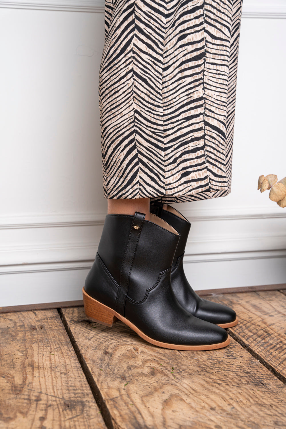 Bottines noires santiags femme écoresponsables vegan Centaure Minuit sur Terre